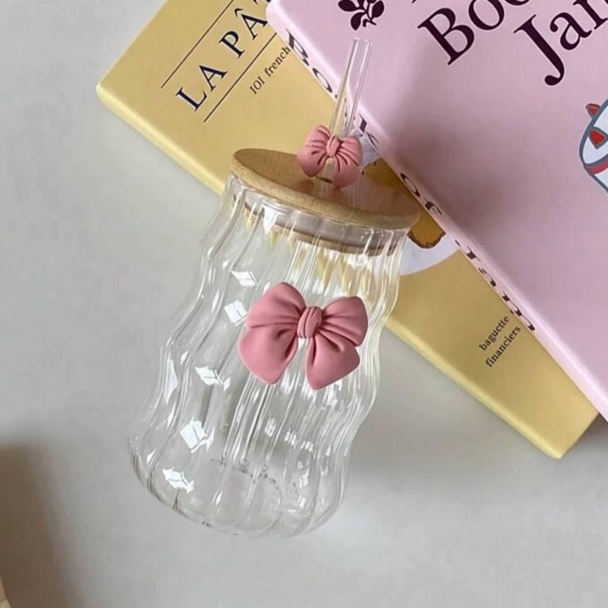 Cannes Butterfly Mug – 550ml Pyrex Glass Cup with 3D Butterfly Design, Straw & Bow Lid
